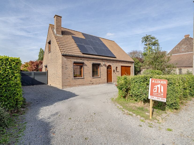 Maison à louer à ,
                    7540 Melles