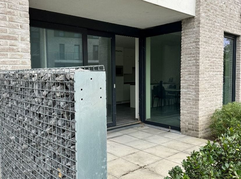 Dit gelijkvloers appartement (A0.3) is gelegen in de Residentie Brouwershof te Westrozebeke (Staden) en bestaat uit: inkomhal - toilet - badkamer - le