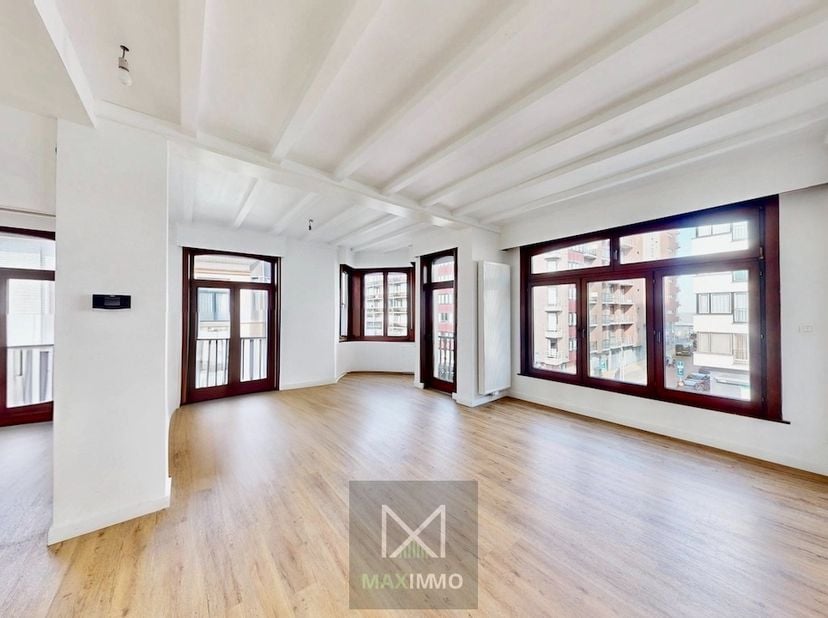 Droom jij van een instapklaar appartement aan zee met een vleugje vakantiegevoel elke dag?<br />
Ontdek dit prachtig gerenoveerde appartement, gelegen
