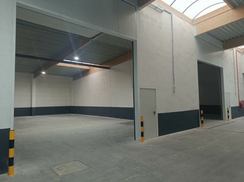 Bien professionnel à vendre
                    à 2260 Westerlo