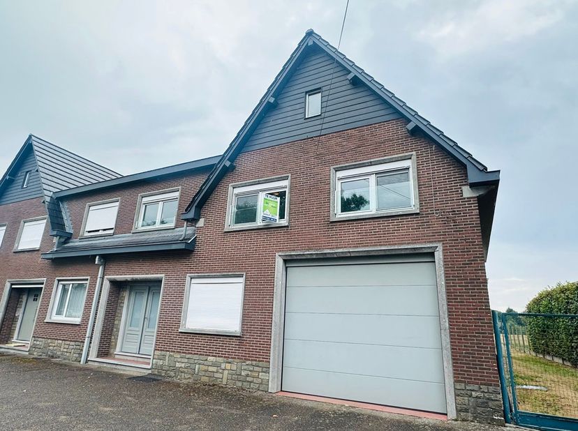 Goed onderhouden knusse woning te Bolderberg.<br />
<br />
Deze halfopen bebouwing is instapklaar. Het pand heeft twee slaapkamers, een ingerichte keu