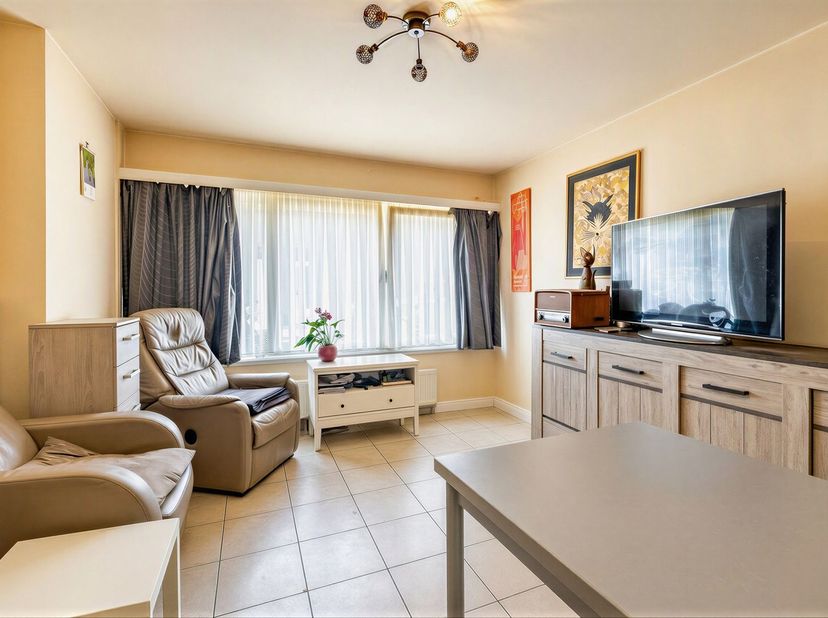 Op zoek naar een gezellig appartement met een ruime tuin of een interessante investering? Dan is dit instapklare appartement aan de Zavelbaan 42 te 93