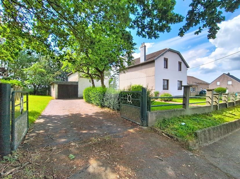 PLOMBIERES Windt, 15 : Vous cherchez un ancien bâtiment rural (Anno 1939) qui a gardé son charme dantan ? Profitant dune vue splendide sur larrière de