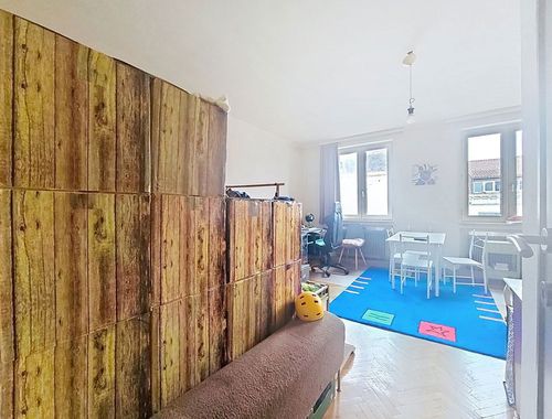                                         Penthouse à vendre à Uccle, € 210.000
