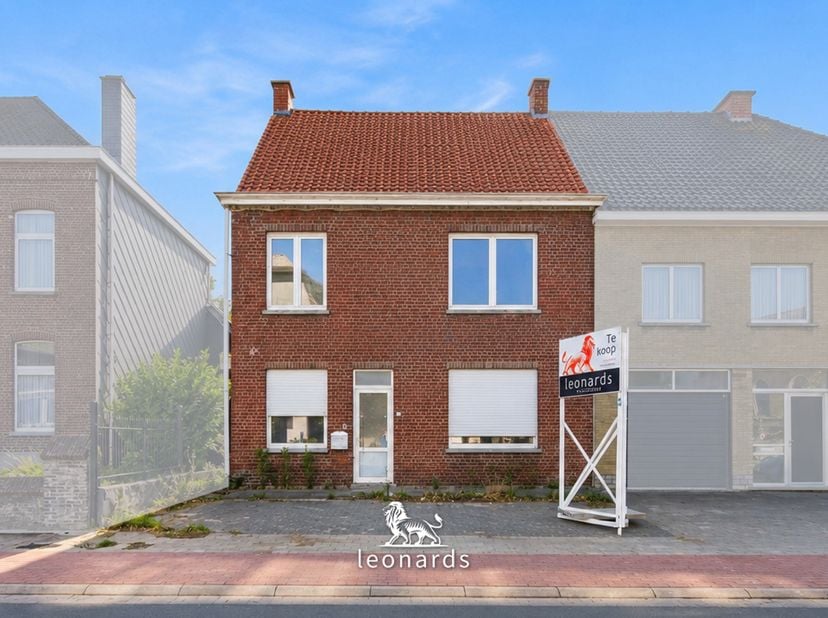 Huis te koop in Stijn Streuvelsstraat 16,
                    8570 Ingooigem