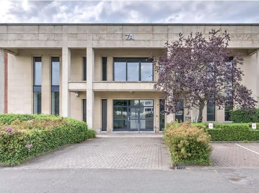 Bedrijfsvastgoed te huur in Luchthavenlei,
                    2100 Deurne