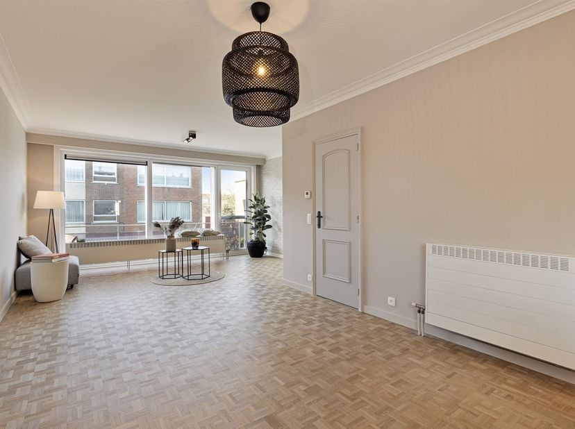 Ben je op zoek naar een lichtrijk, instapklaar appartement met vlotte verbindingsmogelijkheden? En dit voor jezelf of als investering? Lees dan vlug e