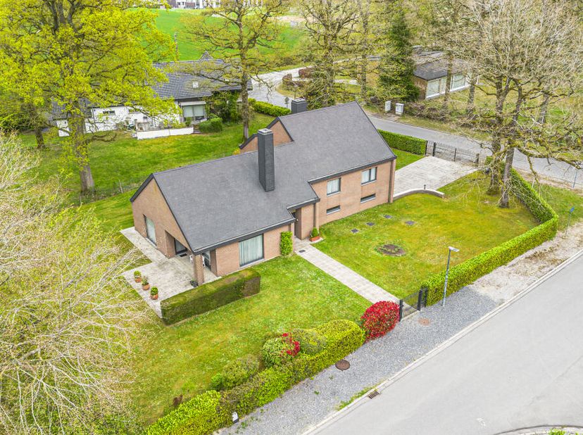 Maison à vendre à ,
                    6110 Montignies-le-Tilleul