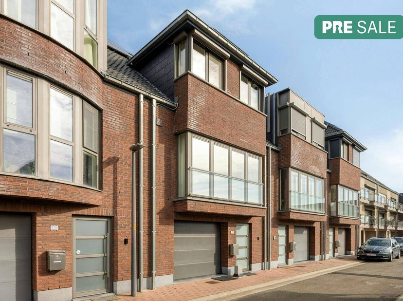 De eigendom wordt aangeboden via de Pre-sale formule. Op zaterdag 19/09/2026 tussen 10:00 en 13:00 kan u de woning op afspraak komen bezichtigen en ee
