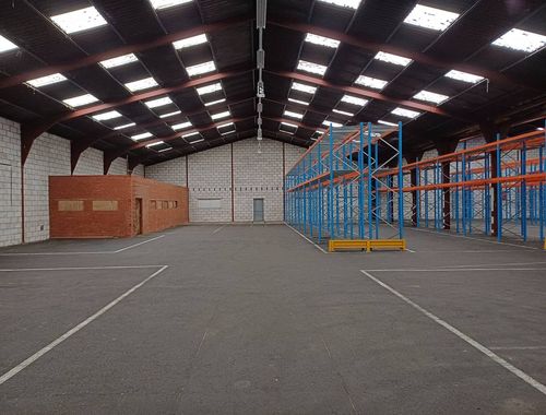                                        Entrepôt à louer à Kemzeke, € 8.350
