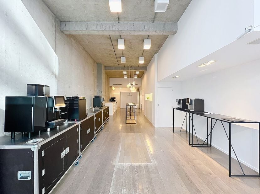 Bien professionnel à louer
                    à 8800 Roeselare