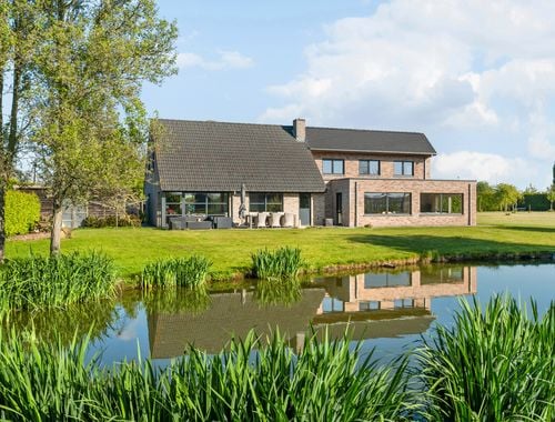                             Maison exceptionnelle à vendre à Sint-Eloois-Vijve
