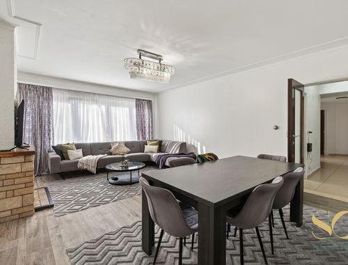                                         Appartement te koop in Laken, € 229.000
