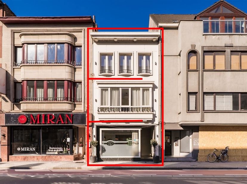A vendre : Fonds de commerce restaurant renommé - emplacement de choix Malines<br />
Depuis 1980, ce restaurant de caractère est bien implanté à Malin