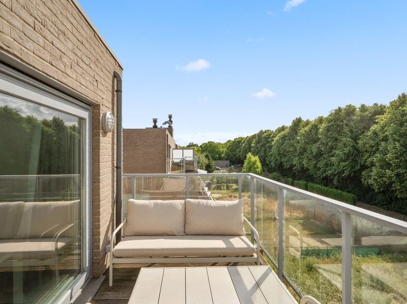 Op de derde verdieping van een verzorgd appartementsgebouw bevindt zich dit charmante en instapklare éénslaapkamerappartement. Gelegen nabij het centr