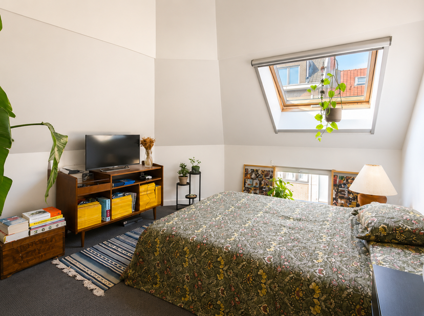 Recente gerenoveerde woning met 3 slaapkamers in Ledeberg<br />
Deze prachtige, recent gerenoveerde woning is gelegen in de Hilarius Bertolfstraat 25