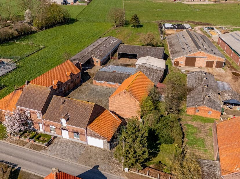 Dans un environnement calme et rural à Kortenaken se trouve cette charmante et caractéristique ferme, idéale pour ceux qui recherchent une résidence a