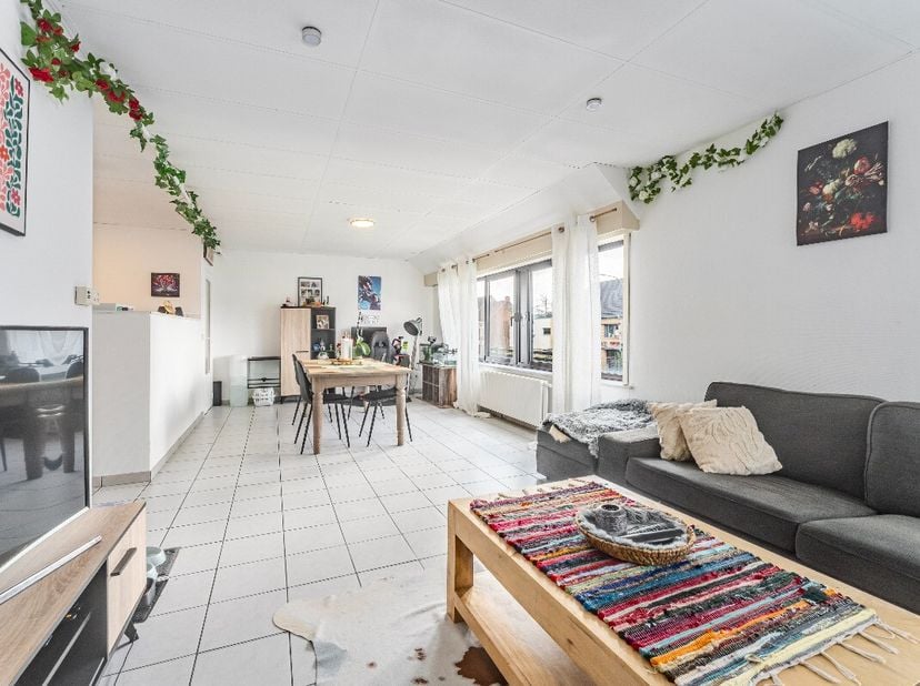 Te koop: Op centrale ligging in Kluisbergen vind je dit instapklare tweeslaapkamerappartement.Dit appartement is gelegen in een kleine residentie van