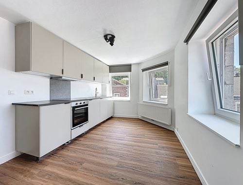                                         Appartement à louer à Aywaille, € 725

