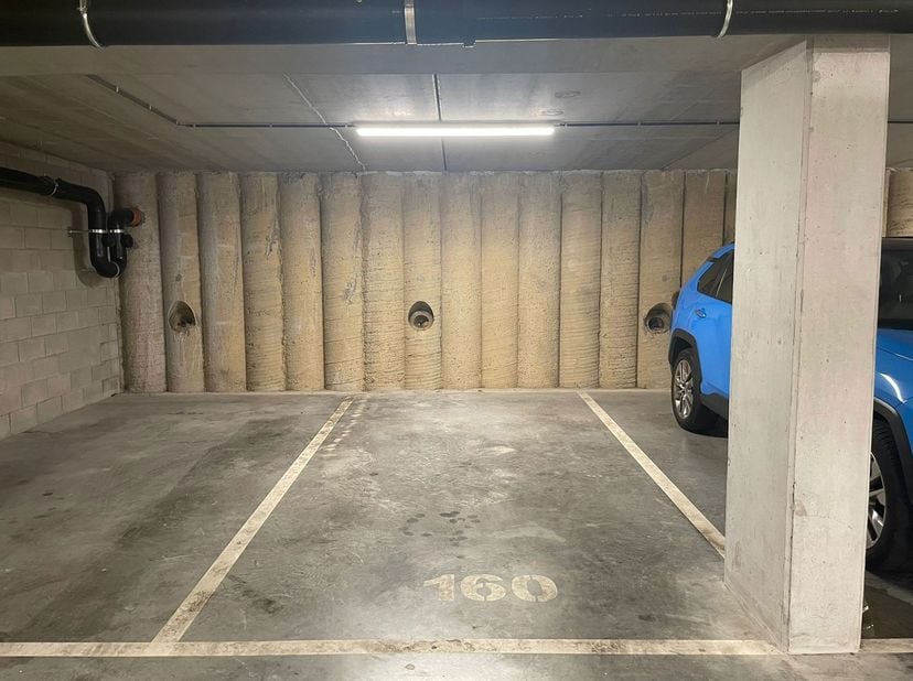 Woluwe-Saint-Lambert, à proximité immédiate de toutes les facilités (commerces, transports en commun, …), dans les sous-sols des projets immobiliers n