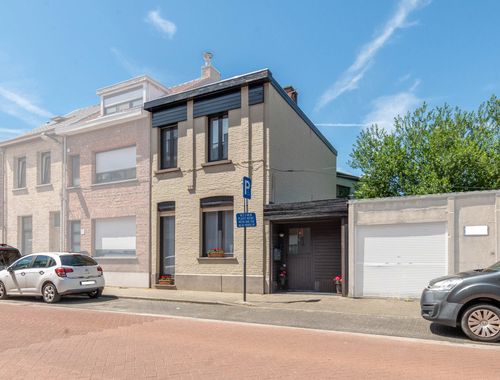                                         Woning te koop in Hemiksem, € 299.000

