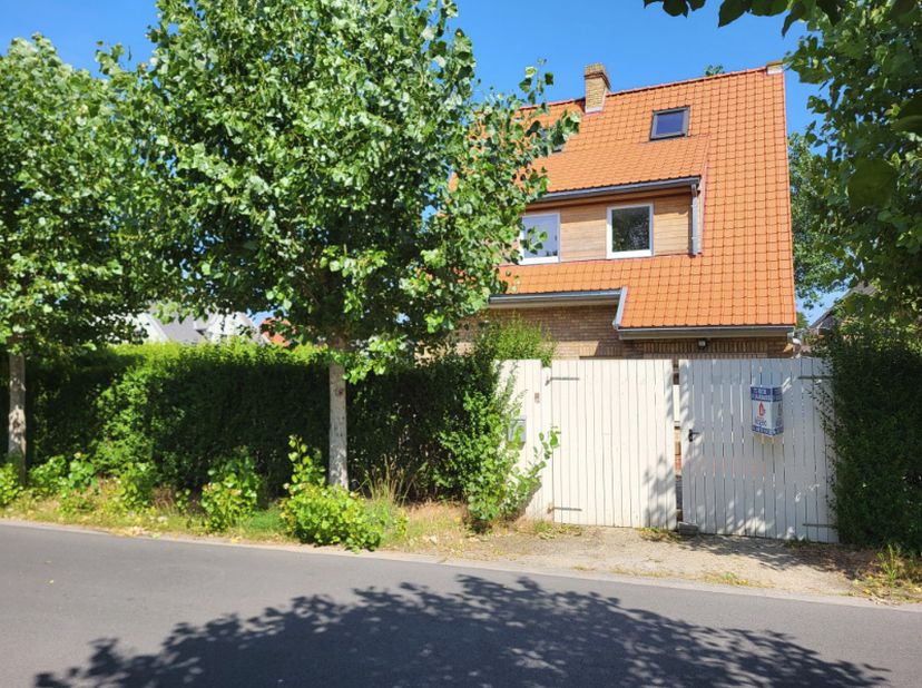 Villa de 2 chambres à coucher située dans un endroit calme, à louer à l'année. Cette économe en énergie&amp;nbsp;maison est située dans un quartier réside