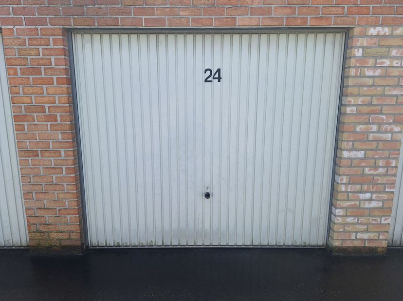 Garage à louer
                    à 3500 Hasselt