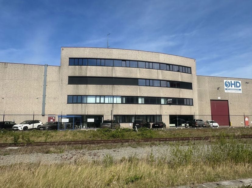 Bien professionnel à louer
                    à 2030 Antwerpen