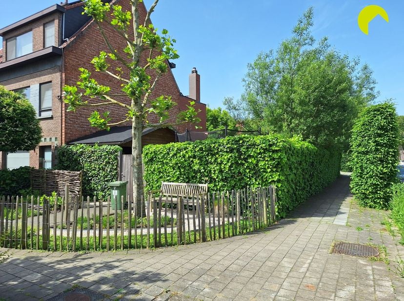 Dans le quartier recherché de "Hof Van Riethwijk", nous vous proposons l'un des derniers terrains à bâtir. Le terrain est situé à l'angle de la Abelen