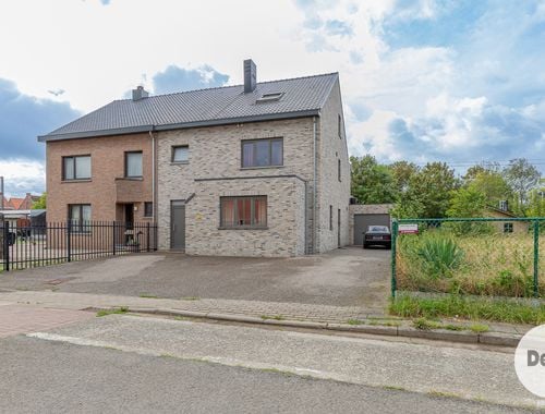                                         Duplex à vendre à Wichelen, € 298.000
