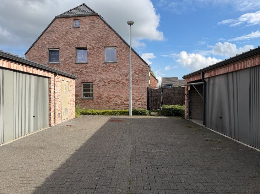 Garage à louer à Garage Lot 92A Maandagstraat,
                    8770 Ingelmunster