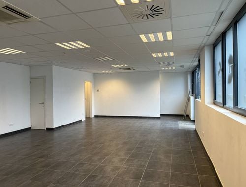                                         Bureaux à louer à Brugge, € 1.250
