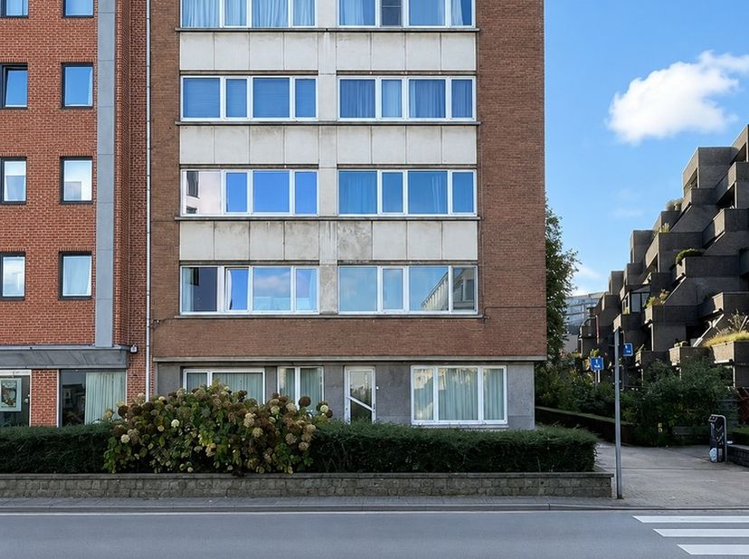 Bent u op zoek naar een studio met comfort op een toplocatie? Graag stellen we u dan deze studio voor, die zich op het eerste verdieping bevindt.<br /