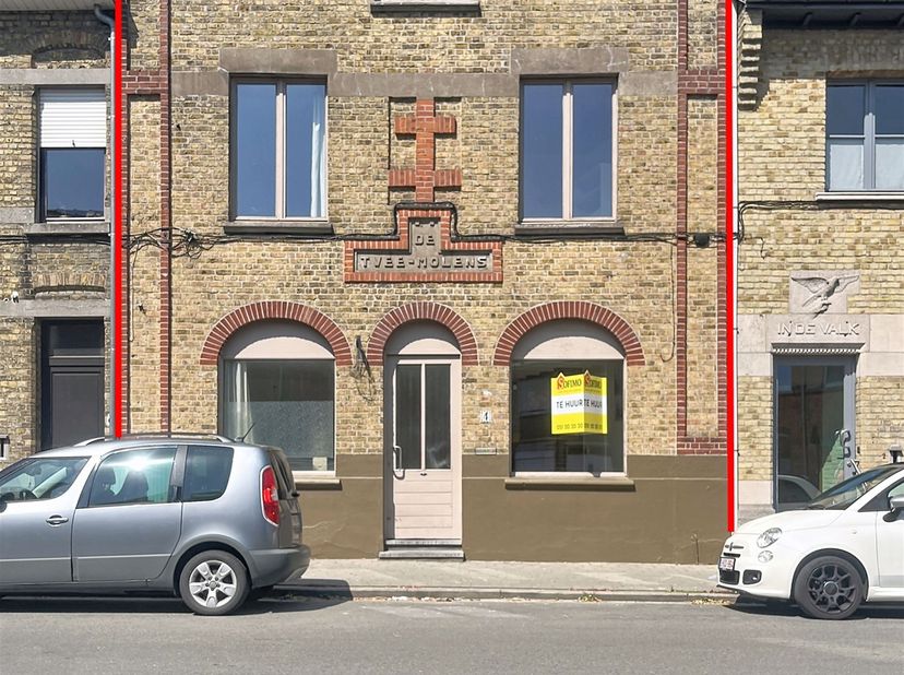 Instapklare charmante woning met 3 slaapkamers en tuin gelegen te centrum Roeselare.<br />
<br />
Dankzij de centrale ligging woont u op wandelafsta