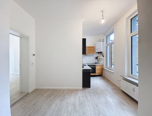                                         Appartement à vendre à Bruxelles, € 235.000
