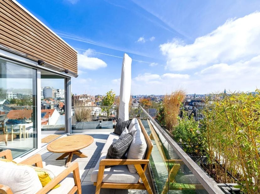 Appartement te koop in ,
                    1050 Elsene