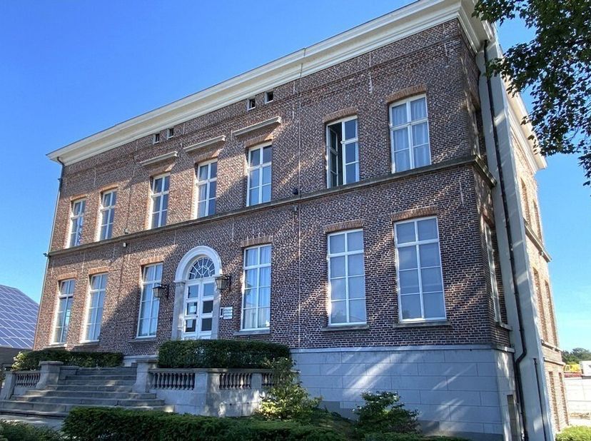 240m² de bureau au rez-de-chaussée avec vue sur la Lieve - extensible à 816m²<br />
Emplacement: au coin de la Wondelgemkaai, Zeeschipstraat et Pantse