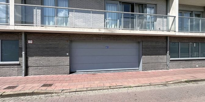 Garage te koop in Torhoutse Steenweg  116 bus 1, 8200 Sint-Michiels
