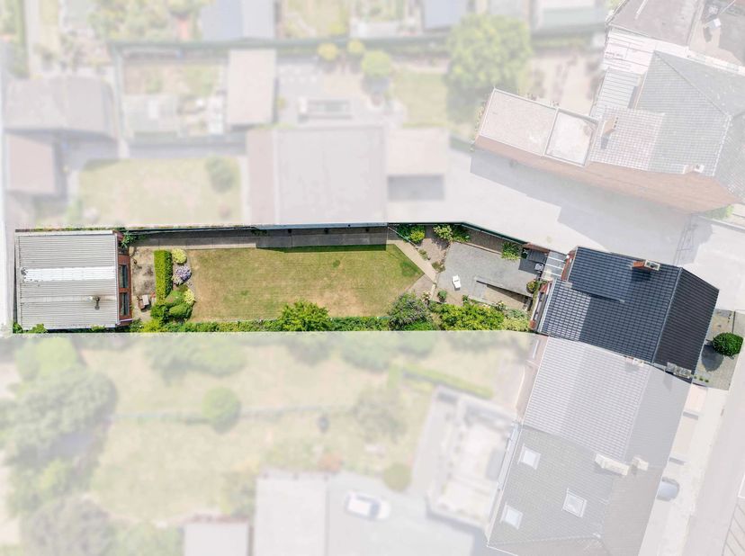 Deze ruime woning ligt in de Slachthuisstraat, quasi in het centrum van Borgloon en op zeer geringe afstand van de Steenweg tussen Sint-Truiden en Ton