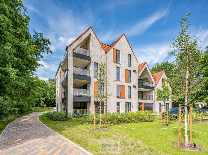 IDEALIS VASTGOED - Exclusief wonen in het bruisende centrum van Lommel. Stap binnen in Residentie Het Burgemeestershuis en beleef hoe comfortabel wone