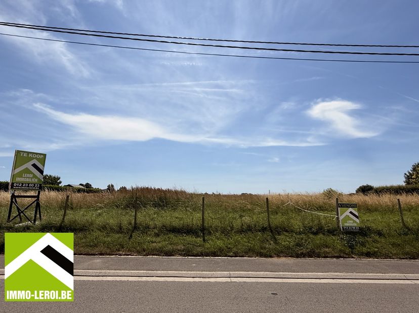 Bekijk deze bouwgrond rechtstreeks op de site van Immo Leroi: https://www.immo-leroi.be/pand/kopen-grond-waremme/7580354<br />
<br />
In een rustige s