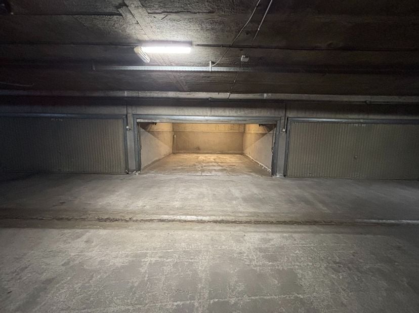 Garage à vendre
                    à 3600 Genk