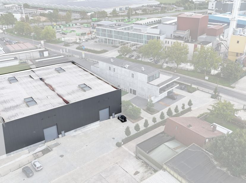Bedrijfsvastgoed te huur in Oostnieuwkerksesteenweg 174,
                    8800 Roeselare