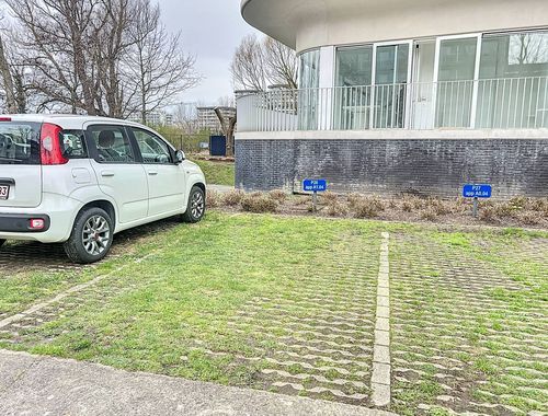                                         Staanplaats te huur in Oostende, € 100
