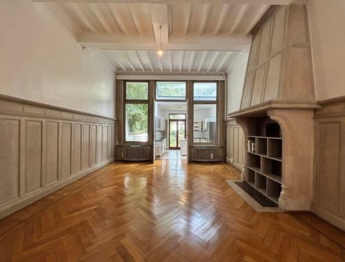                                         Appartement te huur in Elsene, € 1.750
