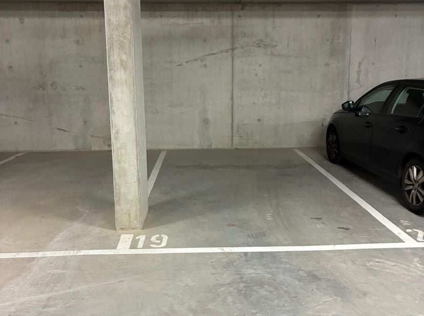 Garage te huur in Sint-Truidersteenweg 125,
                    3500 Hasselt