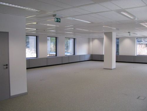                                         Bâtiment d’entreprise à louer à Auderghem, € 4.226,67
