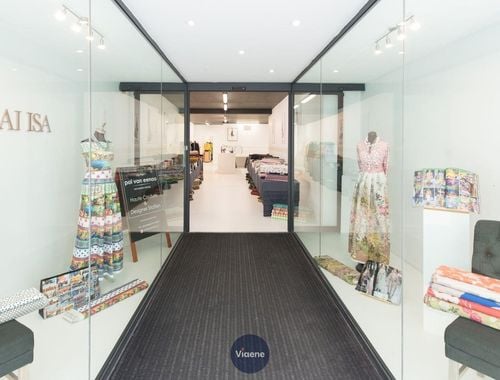                                         Rez-de-chaussée commercial à vendre à Oostende, € 249.000
