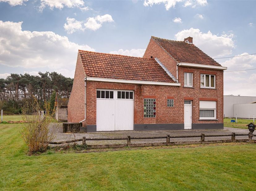 Openhuizendag op zaterdag 13 juni 2026 van 12u30 - 13u30<br />
Vrijstaande renovatiewoning op een landelijke ligging in Tremelo, met 3 slaapkamers, ga