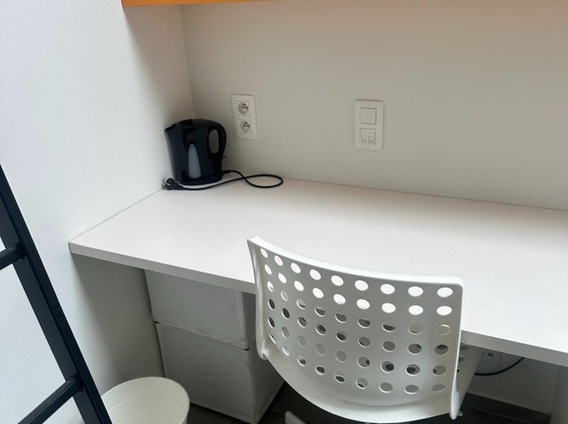 Prachtige studentenkamer nabij het centrum van Genk.<br />
<br />
***ENKEL VOOR STUDENTEN, DOMICILIE NIET TOEGSTAAN***<br />
Voor meer info: neem uits